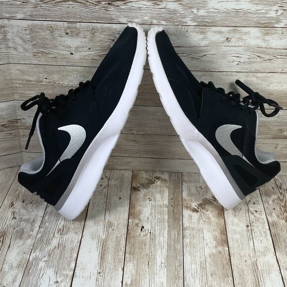 NIKE Kaishi NS Lifestyle Womens 9 Running Shoes Black Metallic Silver 747495-001 - Picture 6 of 9
